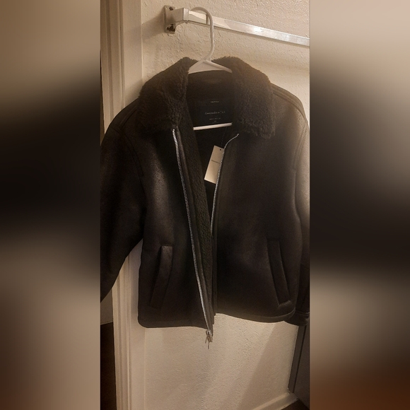 Abercrombie & Fitch Mens Cropped  Vegan Suede Sherpa Trucker Jacket - Picture 2 of 2